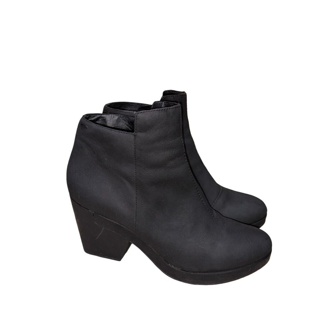 Eileen Fisher Black Heeled Ankle Boots Size: 9